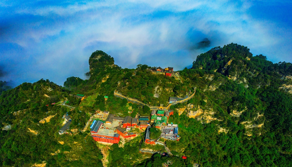 武當(dāng)山風(fēng)景區(qū)4月20日起實(shí)行"一票制"游覽 - 中國日報(bào)網(wǎng)